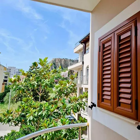 Mina Apartment