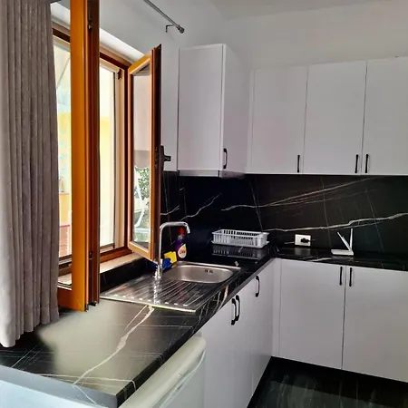 Mina Apartment Durrës