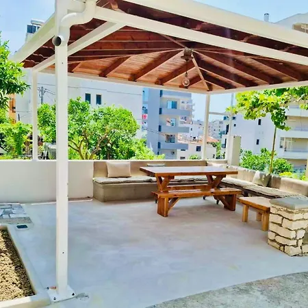 Mina * Durrës